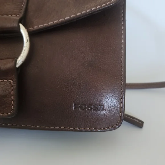 🚫SOLD🚫Vintage Fossil Dark Brown Leather Small Crossbody Organizer - Picture 3 of 12